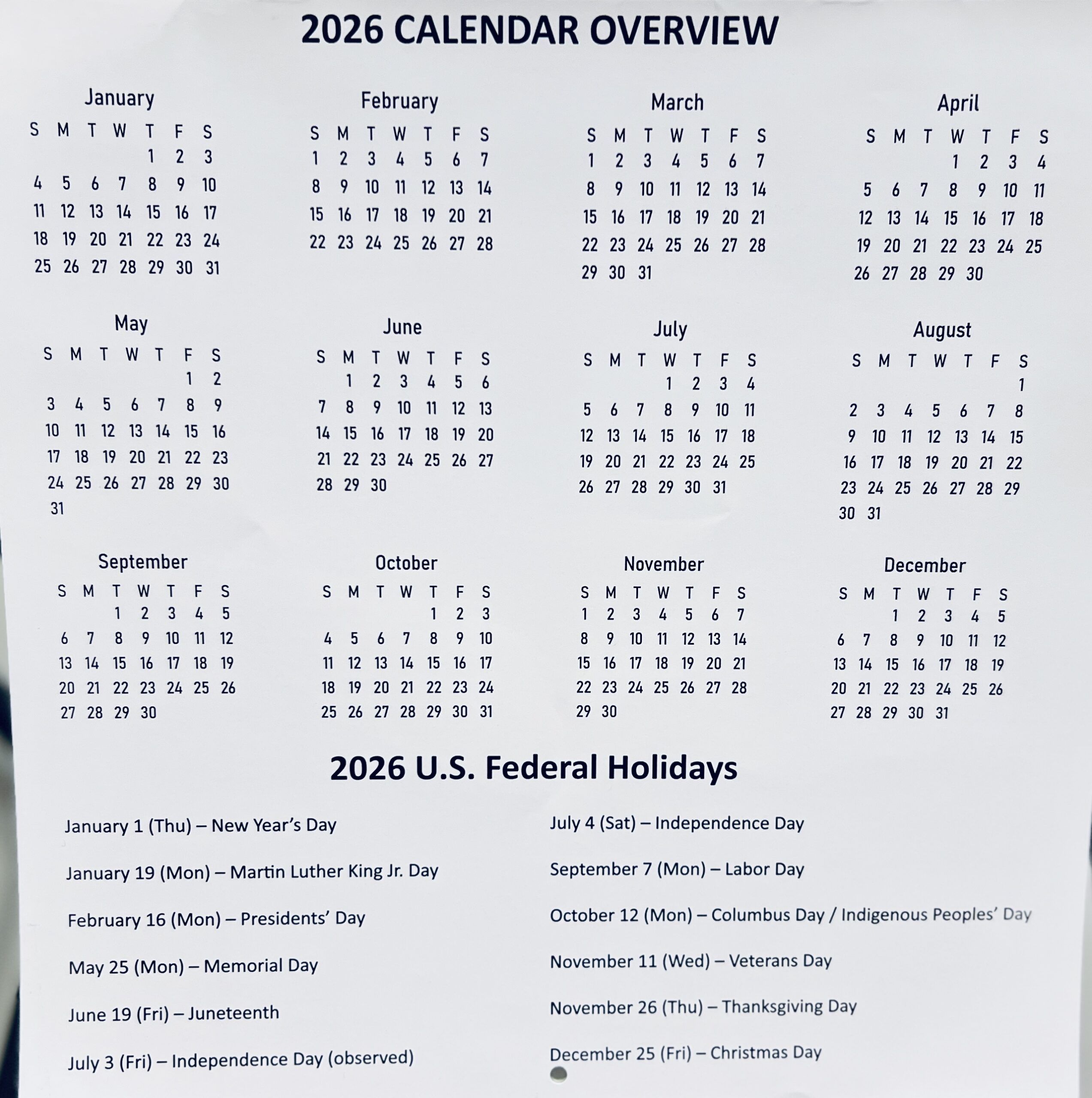 Year-at-a-glance 2026 calendar with federal holidays